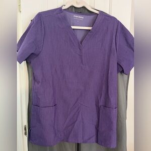 Mandala 6 pocket scrub top size L in Heather grape